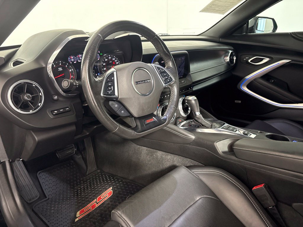 Used 2020 Chevrolet Camaro SS RWD image 26