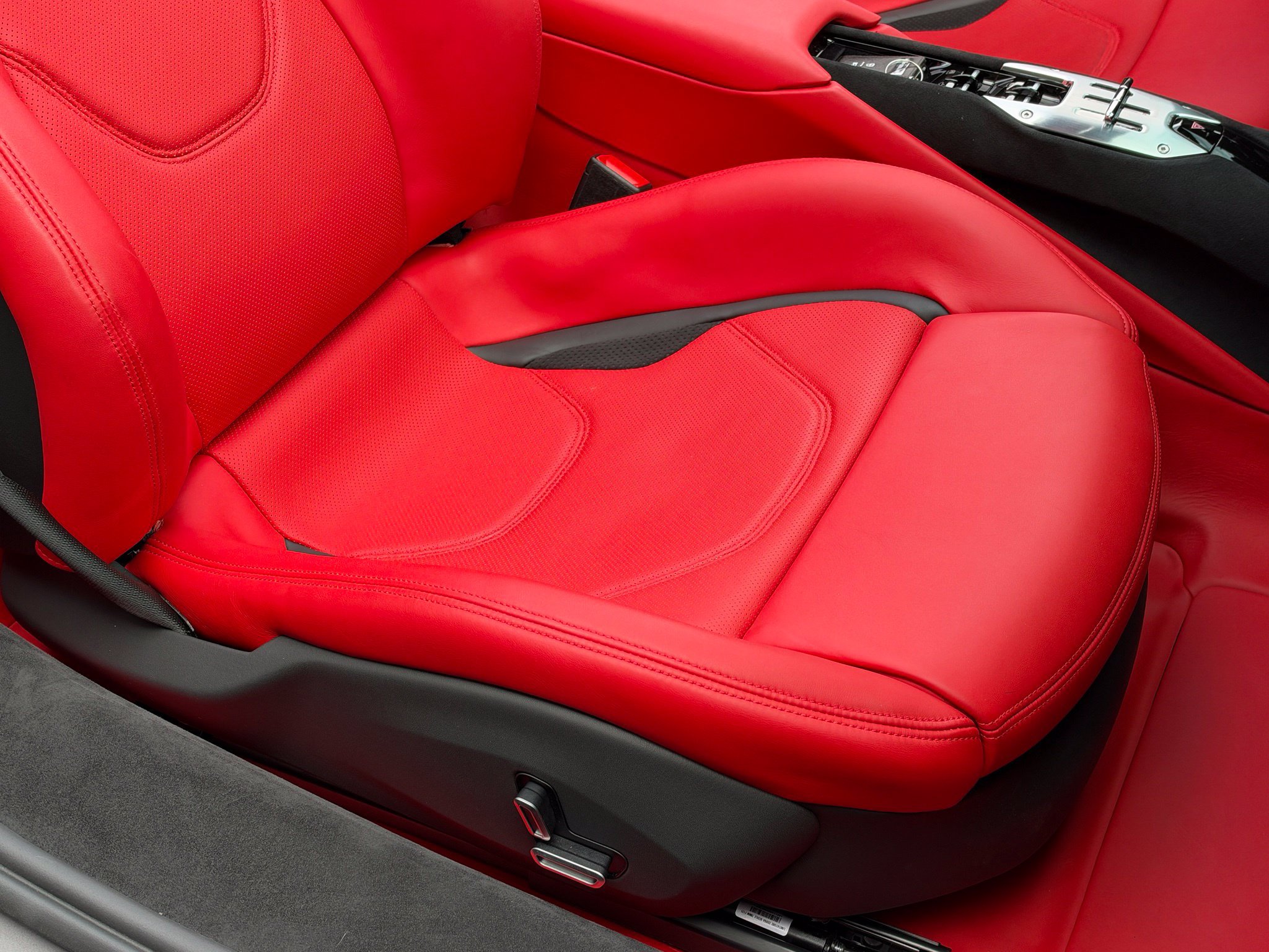 Used 2023 Ferrari 296 GTS RWD image 42