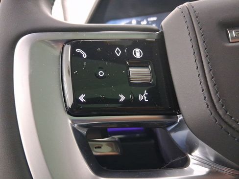 New 2025 Land Rover Range Rover SE image 14
