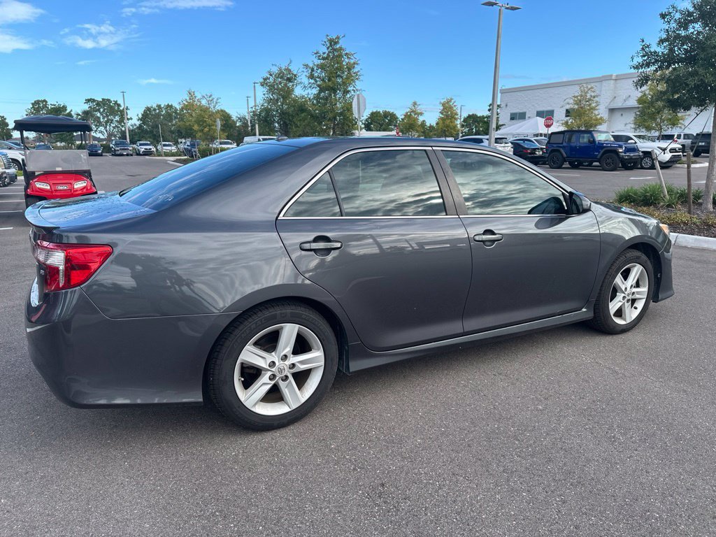 Used 2012 Toyota Camry SE w/ Leather Pkg FWD image 7