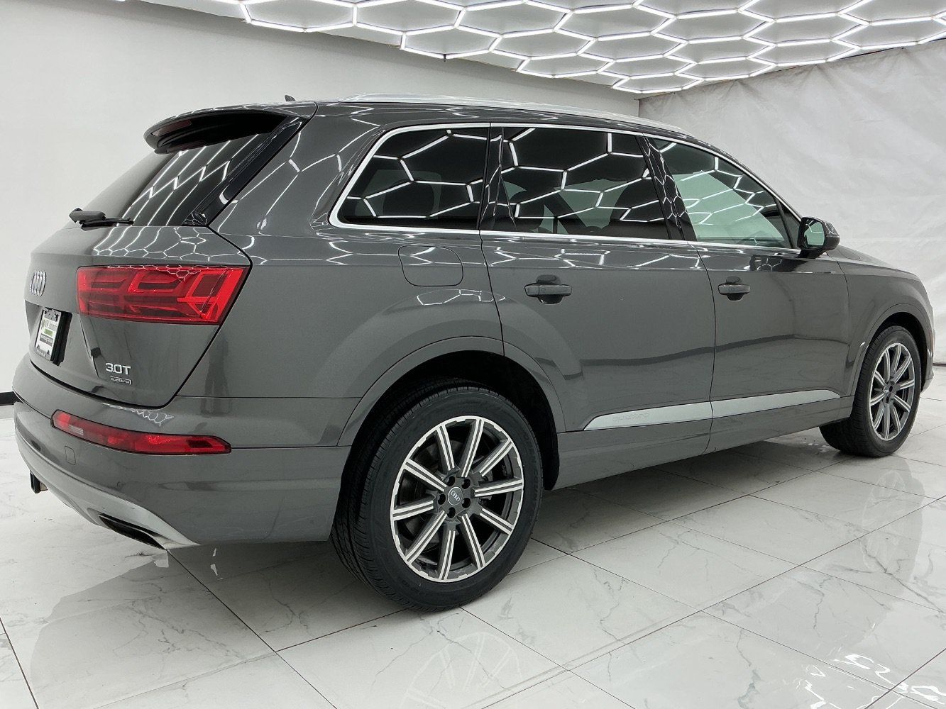 Used 2018 Audi Q7 3.0T Premium Plus w/ Premium Plus Package AWD/4WD image 11
