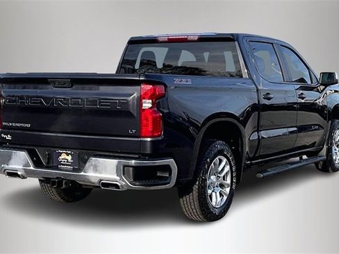 Used 2024 Chevrolet Silverado 1500 LT w/ Z71 Off-Road Package image 5