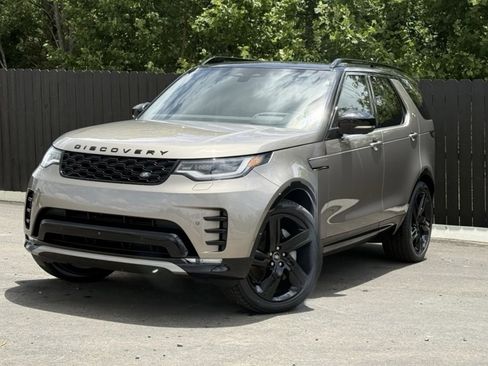 New 2025 Land Rover Discovery Dynamic SE image 1