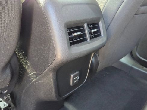 Used 2019 Chevrolet Equinox LT FWD image 15