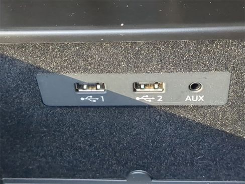 Used 2019 Bentley Bentayga image 24