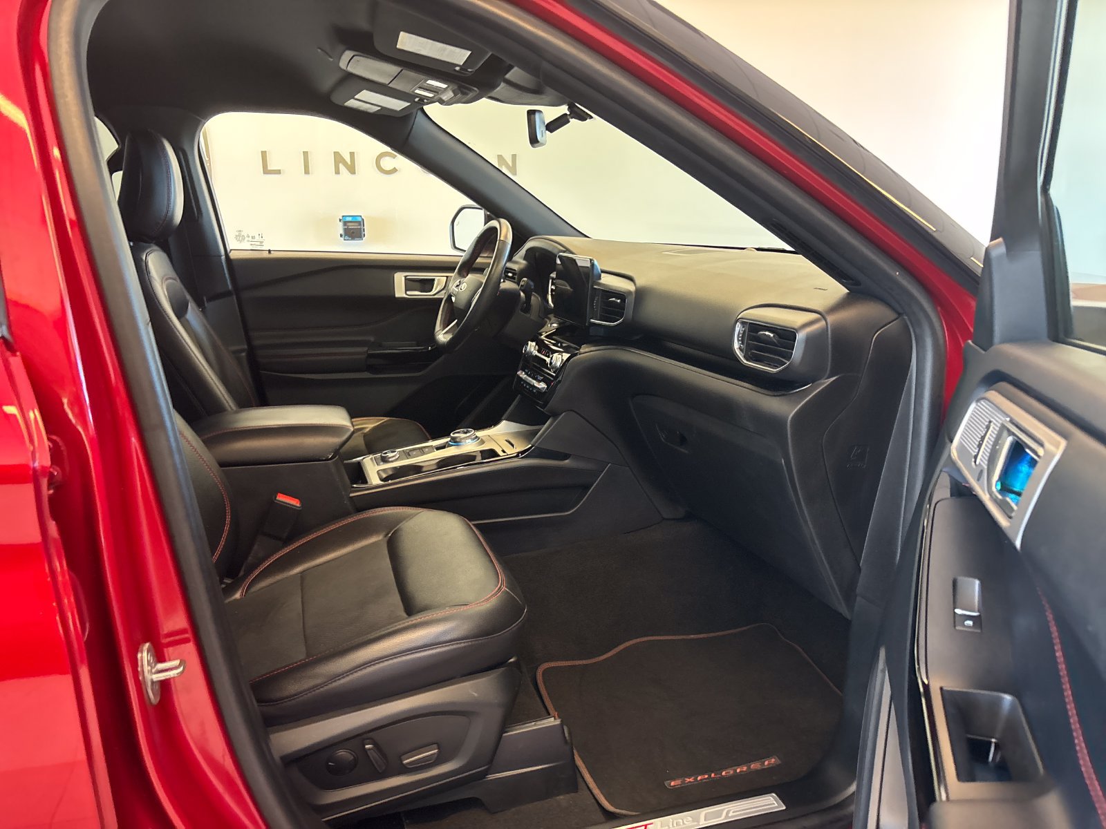 Certified 2022 Ford Explorer ST-Line w/ Class IV Trailer Tow Package AWD/4WD image 6