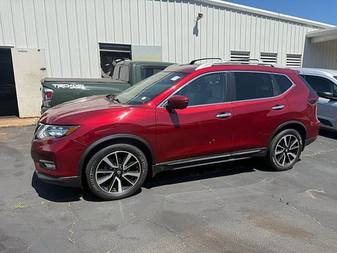 Used 2020 Nissan Rogue SL w/ Premium Package FWD image 2