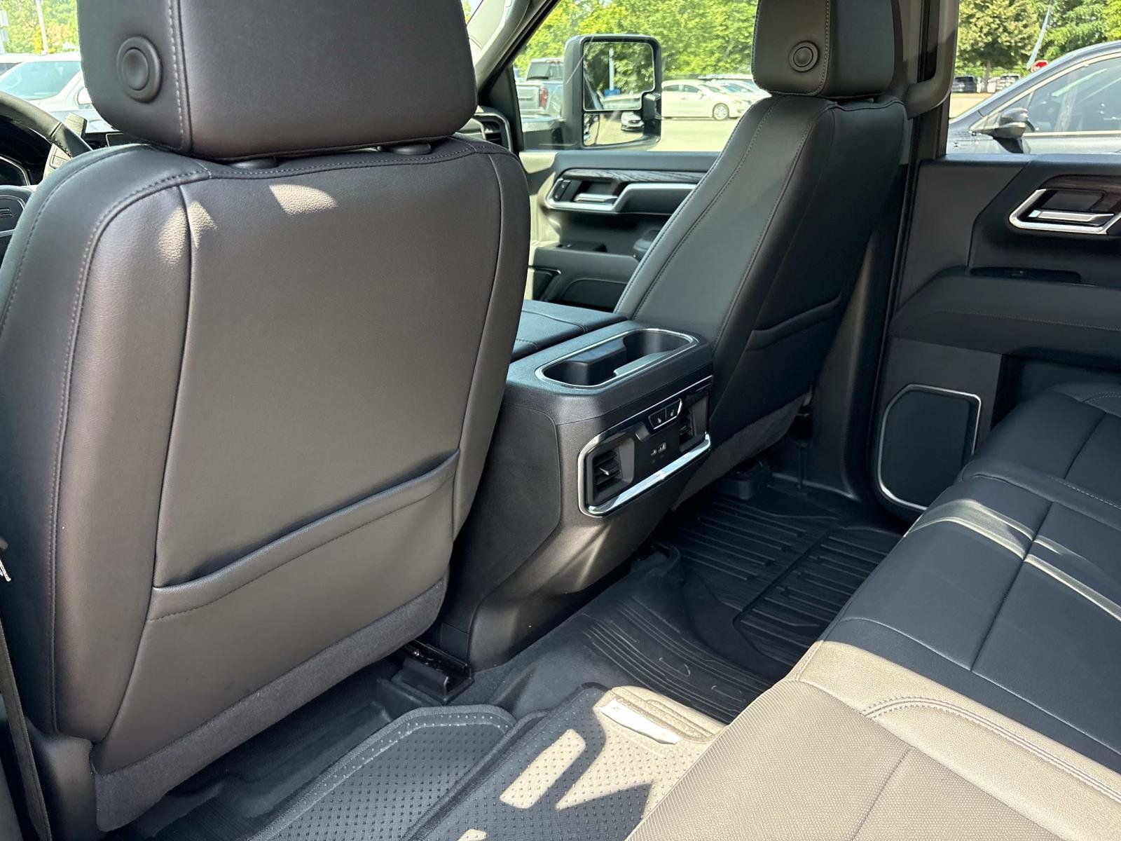Used 2025 GMC Sierra 2500 SLT w/ SLT Convenience Package AWD/4WD image 30