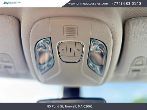 Used 2018 Jeep Compass Latitude AWD/4WD image 32