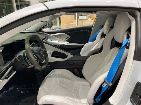 Used 2023 Chevrolet Corvette Stingray Premium Cpe w/ Z51 Performance Package image 18