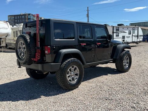 Used 2016 Jeep Wrangler Unlimited Rubicon w/ Connectivity Group AWD/4WD image 30