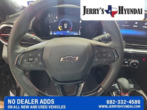 Used 2025 Chevrolet Trax RS w/ Driver Confidence Package FWD image 16