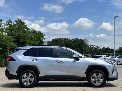 Used 2024 Toyota RAV4 XLE FWD image 3