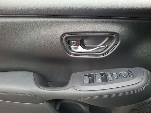 Certified 2023 Honda HR-V LX image 12