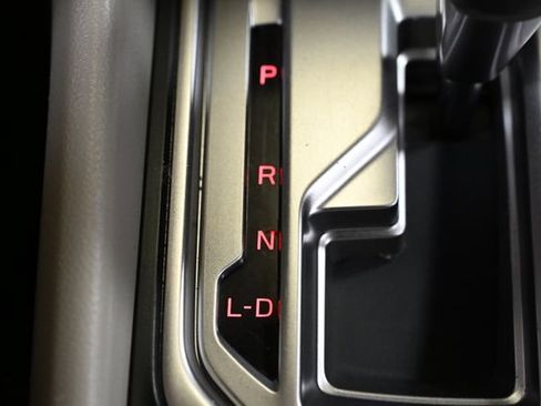 Used 2023 Subaru Forester Premium AWD/4WD image 31
