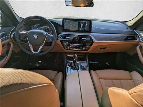 Used 2023 BMW 530i w/ Convenience Package image 18