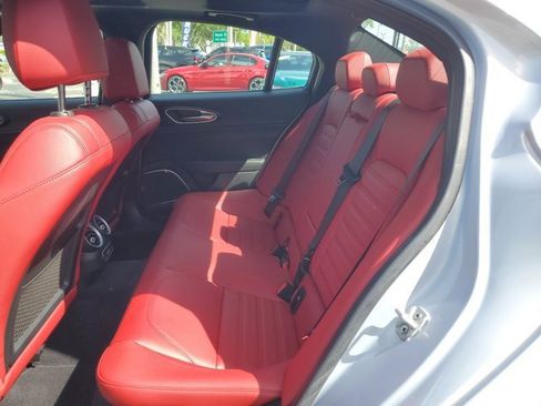 Used 2023 Alfa Romeo Giulia Sprint RWD image 17