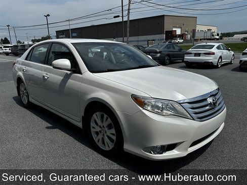 Used 2011 Toyota Avalon FWD image 3