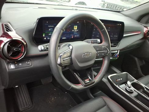 Used 2025 Chevrolet Equinox RS FWD image 9