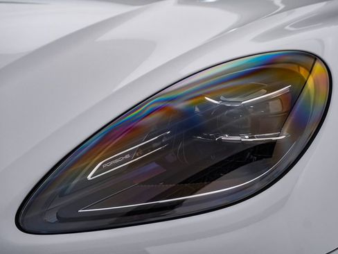 New 2026 Porsche Macan image 7