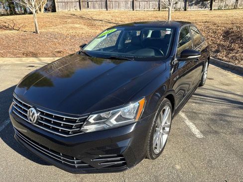 Used 2017 Volkswagen Passat 1.8T R-Line image 3