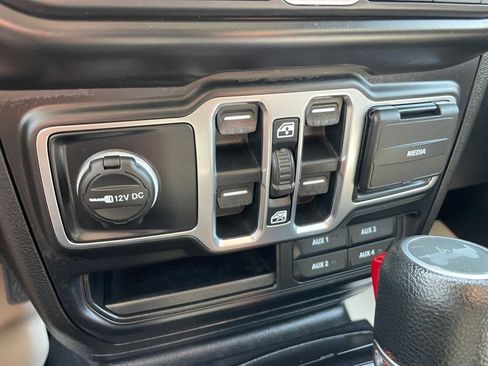 Used 2020 Jeep Wrangler Unlimited Sport AWD/4WD image 38