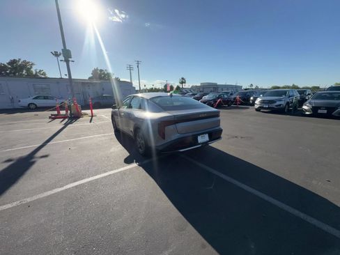 Used 2025 Kia K4 FWD image 16