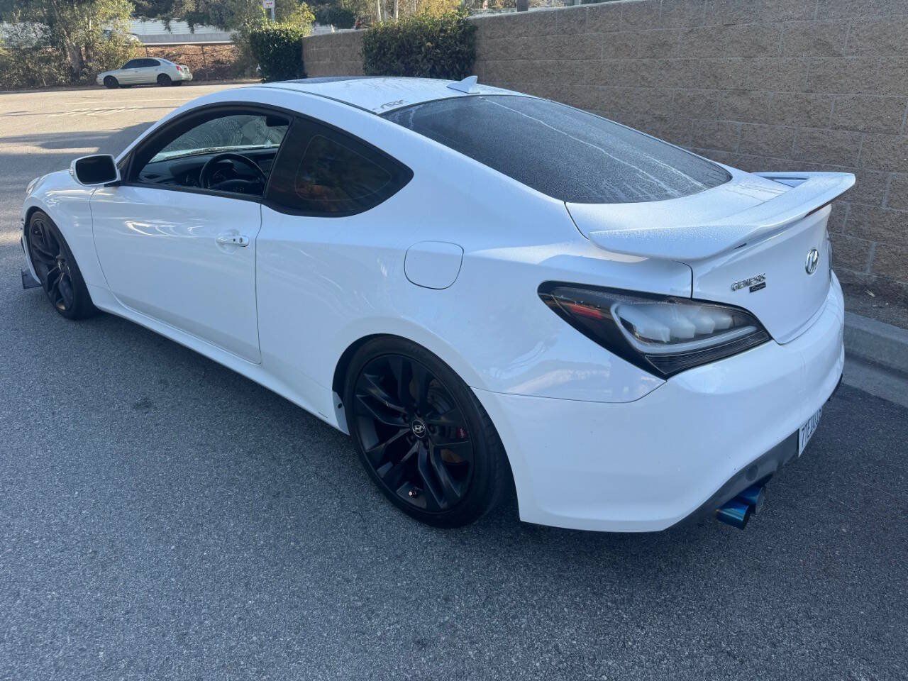 Used 2013 Hyundai Genesis 3.8 RWD image 4