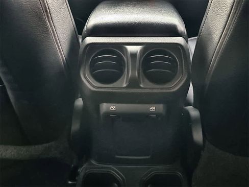 Used 2019 Jeep Wrangler Unlimited Sport S image 19