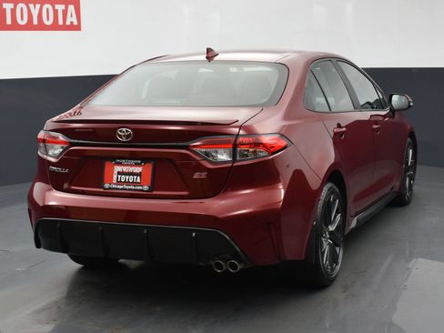 Used 2025 Toyota Corolla SE FWD image 4