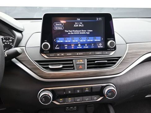 Used 2025 Nissan Altima 2.5 SV FWD image 23