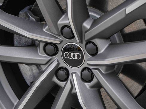 Used 2025 Audi Q3 2.0T Premium w/ Convenience Package AWD/4WD image 15