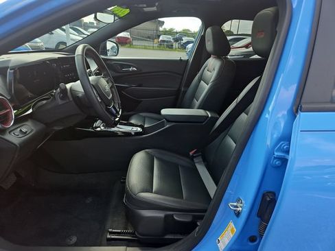 Used 2024 Chevrolet Trax RS w/ Sunroof Package FWD image 10