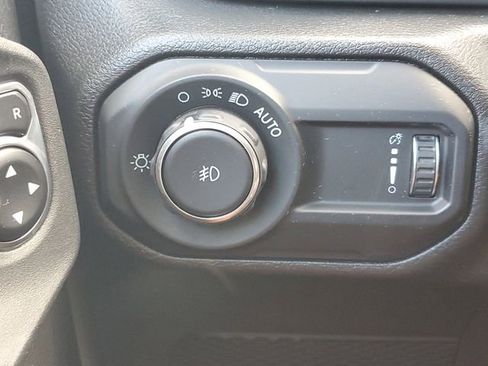 Used 2023 Jeep Wrangler Sport AWD/4WD image 13
