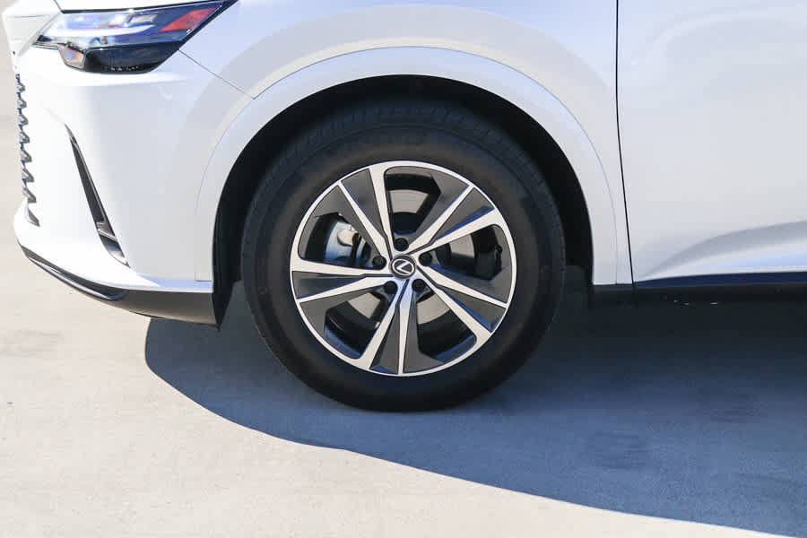 Used 2024 Lexus RX 350 FWD w/ Technology Package image 11