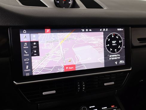 Used 2021 Porsche Cayenne AWD/4WD image 7