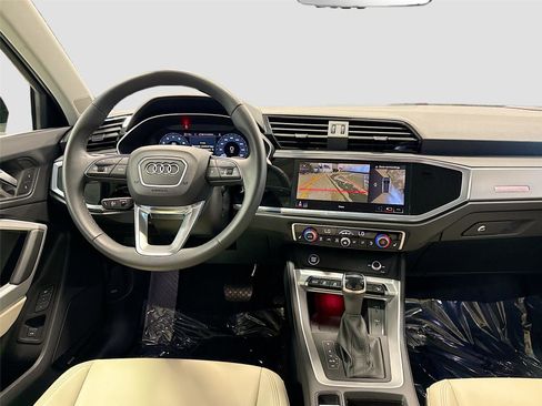 Certified 2025 Audi Q3 2.0T Premium Plus w/ Premium Plus Package AWD/4WD image 22