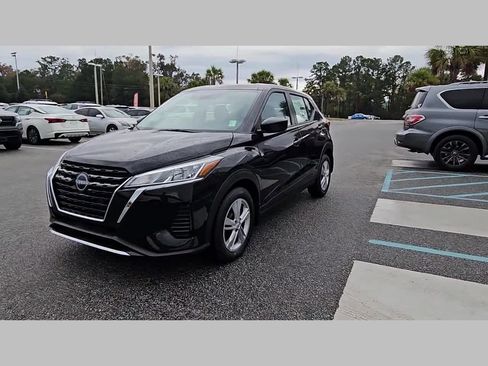 New 2025 Nissan Kicks Play S image 20