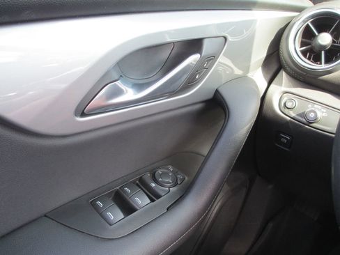Used 2019 Chevrolet Blazer LT FWD image 23