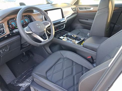 New 2026 Volkswagen Atlas SE FWD image 7