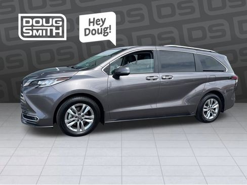 Used 2023 Toyota Sienna Limited AWD/4WD image 1
