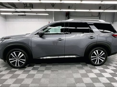 Used 2024 Nissan Pathfinder Platinum w/ Cargo Package AWD/4WD image 14