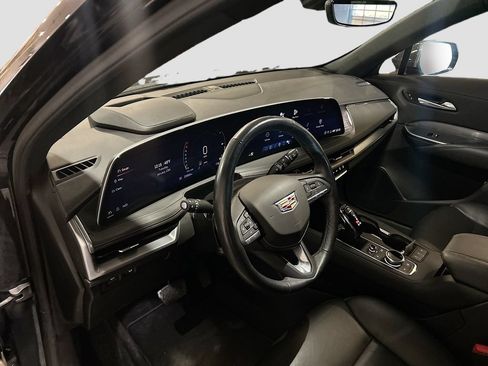 Used 2024 Cadillac XT4 Premium Luxury w/ Technology Package AWD/4WD image 9
