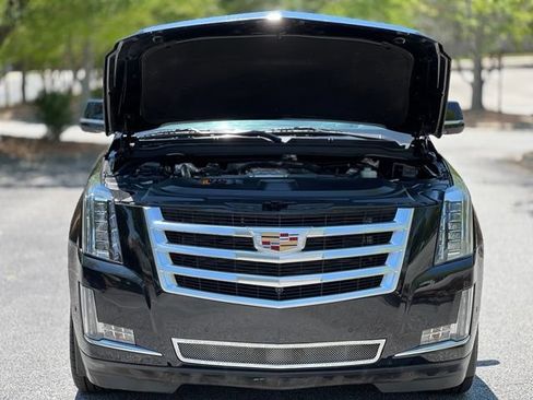 Used 2018 Cadillac Escalade ESV Premium Luxury RWD image 43