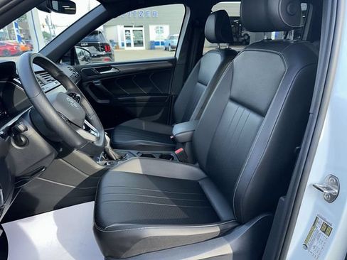 Used 2024 Volkswagen Tiguan SE R-Line AWD/4WD image 15