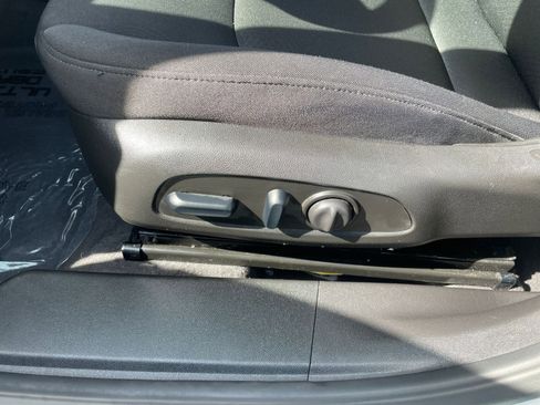 Used 2024 Chevrolet Malibu LT image 23