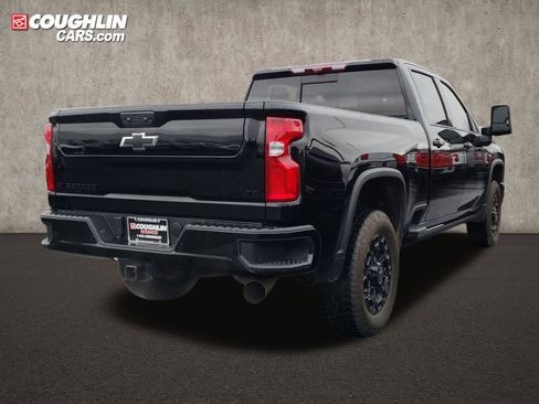 Used 2024 Chevrolet Silverado 2500 LTZ w/ LTZ Plus Package image 6