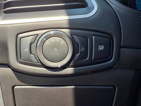 Used 2024 Ford Edge SEL image 19