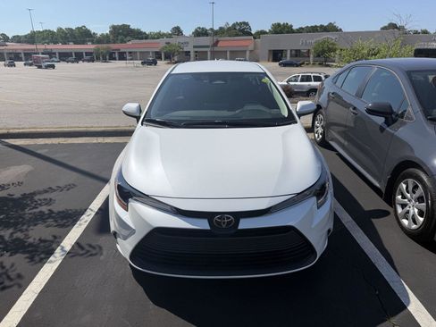 Used 2026 Toyota Corolla LE FWD image 16