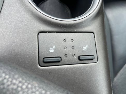 Used 2022 Toyota Camry XLE image 26